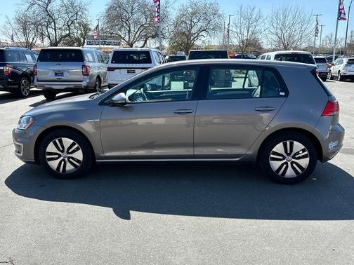 2016 Volkswagen e-Golf SE