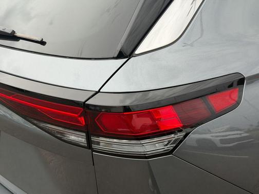 Platinum Gray Metallic 2026 Volkswagen Tiguan 2.0T SE