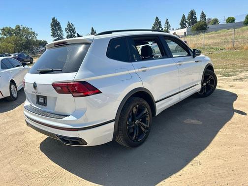 Opal White Pearl Effect 2024 Volkswagen Tiguan 2.0T SE R-Line Black