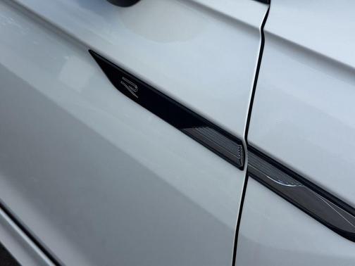 Opal White Pearl Effect 2024 Volkswagen Tiguan 2.0T SE R-Line Black