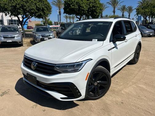 Opal White Pearl Effect 2024 Volkswagen Tiguan 2.0T SE R-Line Black