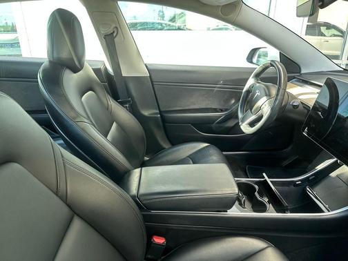 2019 Tesla Model 3 Mid Range