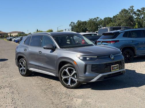 Platinum Gray Metallic 2026 Volkswagen Tiguan 2.0T SE
