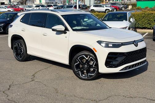 2026 Volkswagen Tiguan 2.0T SEL R-Line