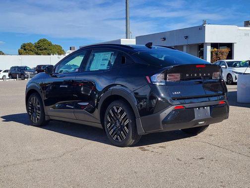 Black Diamond Pearl 2026 Nissan Leaf PLATINUM+