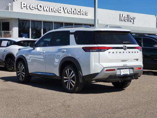 2025 Nissan Pathfinder Platinum 4WD