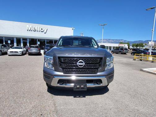 2023 Nissan Titan SV