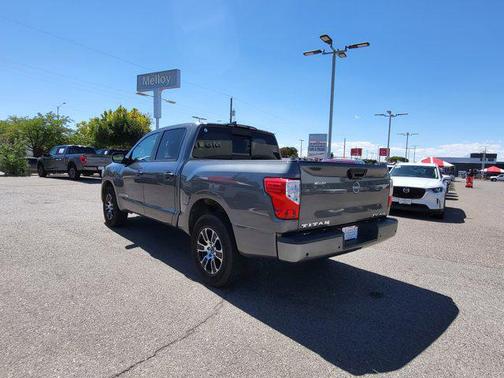 2023 Nissan Titan SV