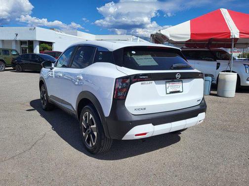 2025 Nissan Kicks SV