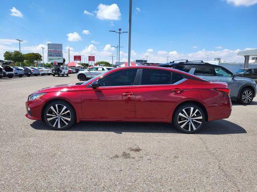 2022 Nissan Altima SR Intelligent AWD