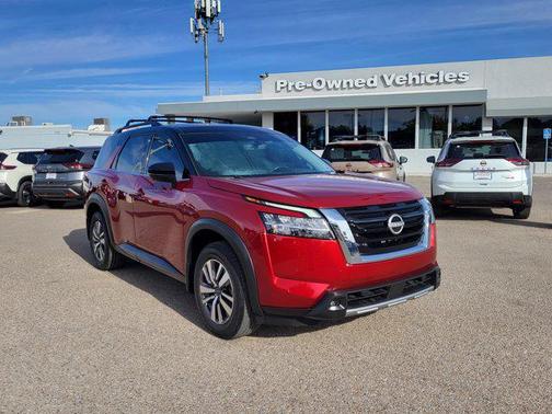 2023 Nissan Pathfinder SL 4WD