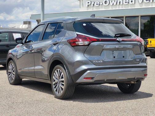Gun Metallic 2024 Nissan Kicks SV