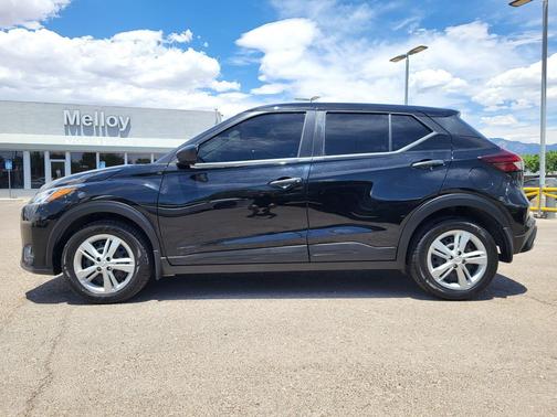 Super Black 2025 Nissan Kicks S