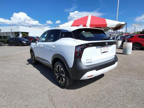 2025 Nissan Kicks SV