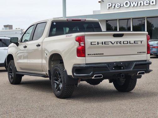 White Sands 2026 Chevrolet Silverado 1500 Custom Trail Boss