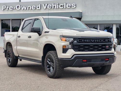 White Sands 2026 Chevrolet Silverado 1500 Custom Trail Boss