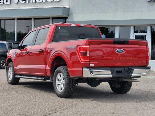 Red Metallic 2022 Ford F-150 XLT