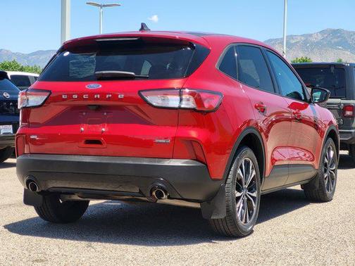 Rapid Red Metallic Tinted Clearcoat 2022 Ford Escape SE