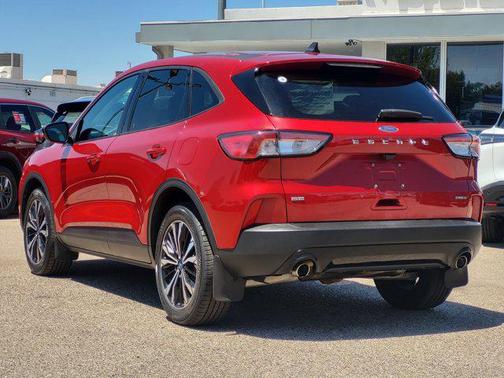 Rapid Red Metallic Tinted Clearcoat 2022 Ford Escape SE