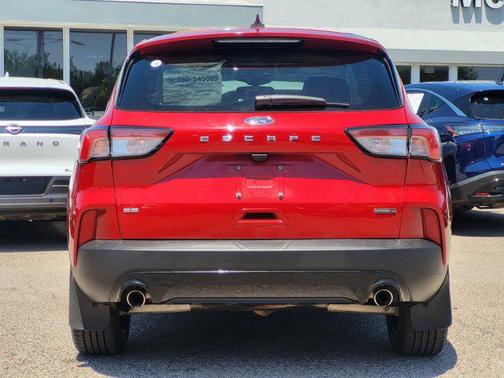Rapid Red Metallic Tinted Clearcoat 2022 Ford Escape SE