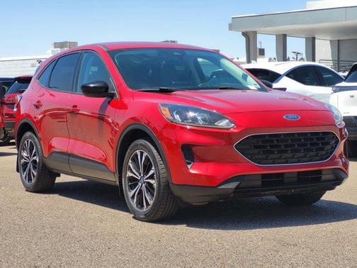 Rapid Red Metallic Tinted Clearcoat 2022 Ford Escape SE