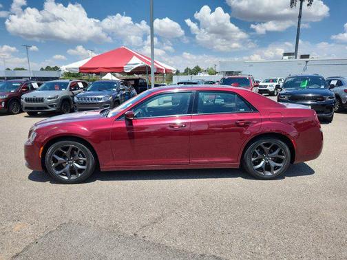 2022 Chrysler 300 S