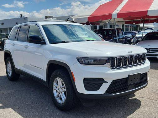 2023 Jeep Grand Cherokee Laredo