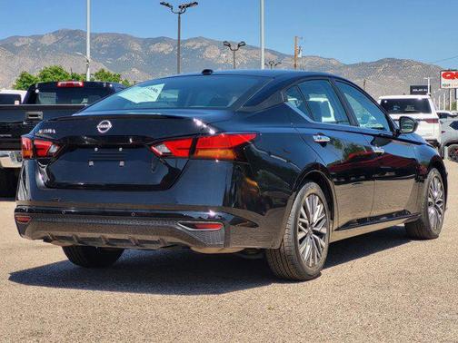 Super Black 2025 Nissan Altima SV FWD