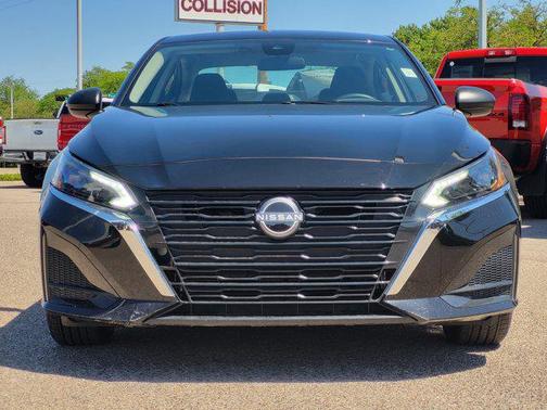 Super Black 2025 Nissan Altima SV FWD