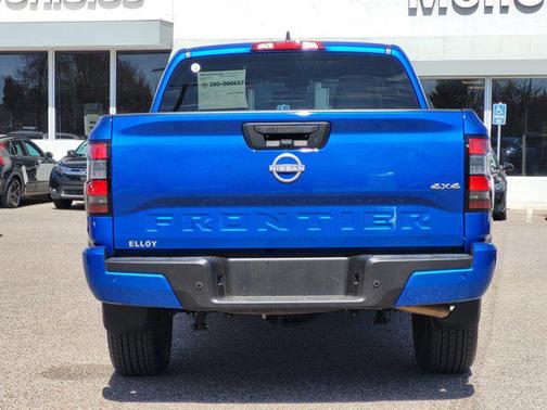 2025 Nissan Frontier SV