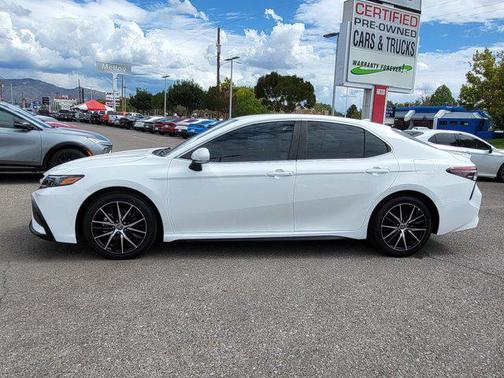 2024 Toyota Camry SE