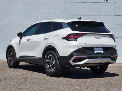 Snow White Pearl 2023 Kia Sportage LX