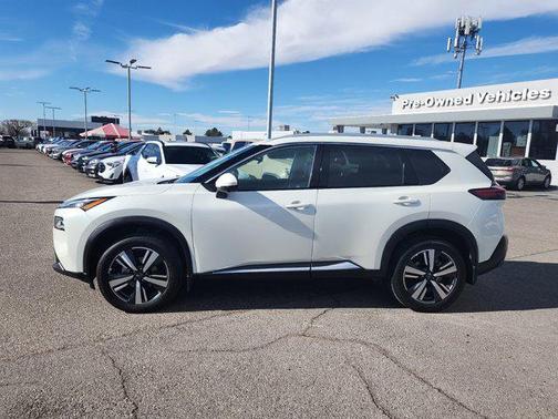 Pearl White Tricoat 2023 Nissan Rogue SL