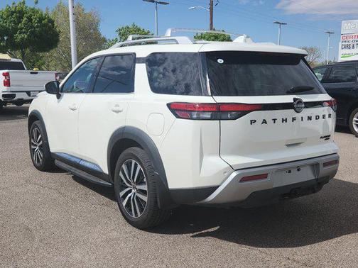 2023 Nissan Pathfinder Platinum 4WD