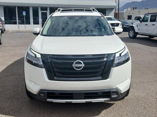 2023 Nissan Pathfinder Platinum 4WD