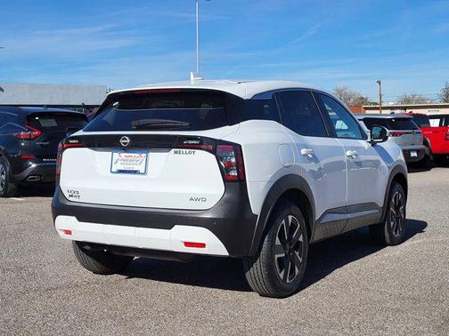 2025 Nissan Kicks SV