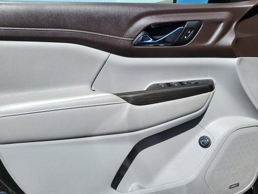 2023 GMC Acadia AWD SLT