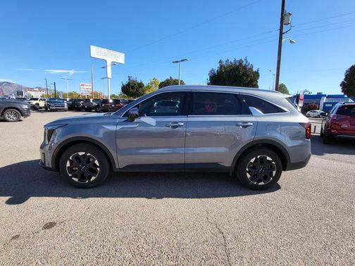 2024 Kia Sorento S