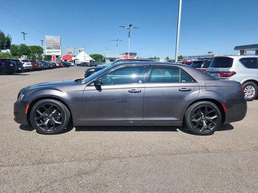 2022 Chrysler 300 S