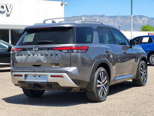 2024 Nissan Pathfinder Platinum 4WD