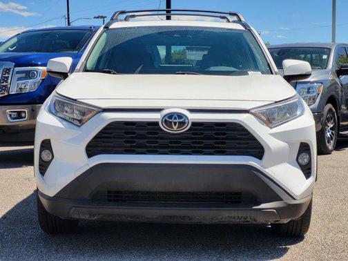 Super White 2020 Toyota RAV4 XLE