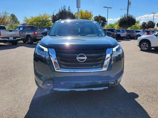 2023 Nissan Pathfinder SL 4WD