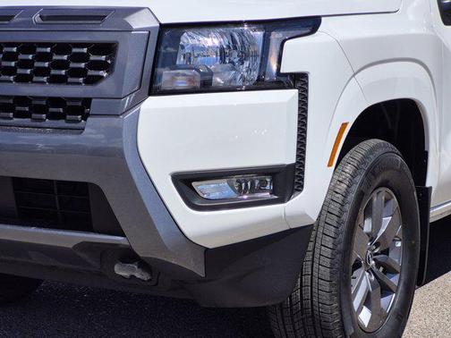 Glacier White 2025 Nissan Frontier SV