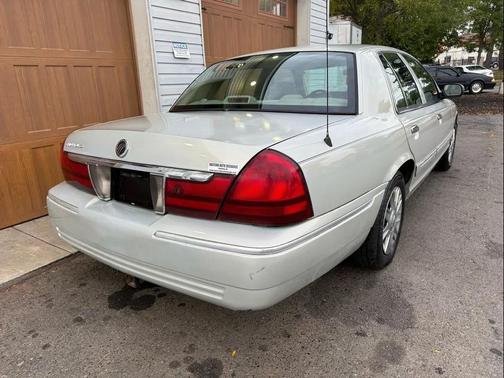 2005 Mercury Grand Marquis GS