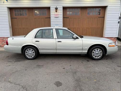 2005 Mercury Grand Marquis GS