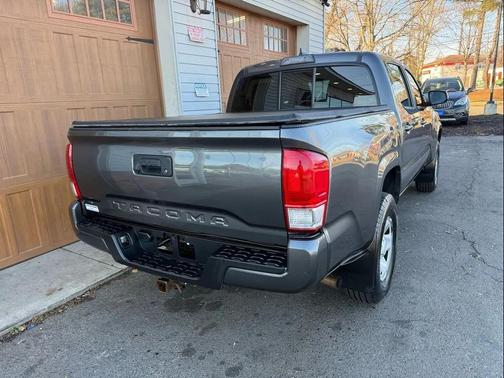 2017 Toyota Tacoma SR