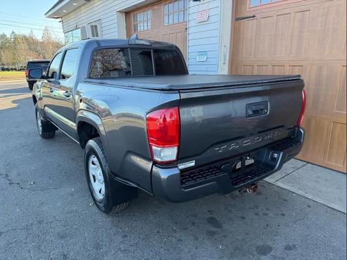 2017 Toyota Tacoma SR