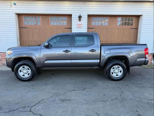 2017 Toyota Tacoma SR