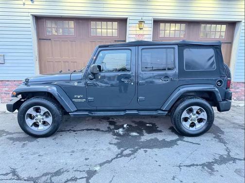 2017 Jeep Wrangler Unlimited Sahara