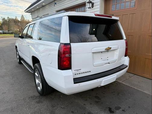 2017 Chevrolet Suburban LT